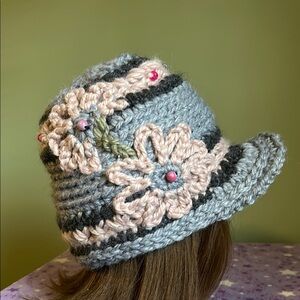 Crochet newsboy medium soft thick acrylic yarn new